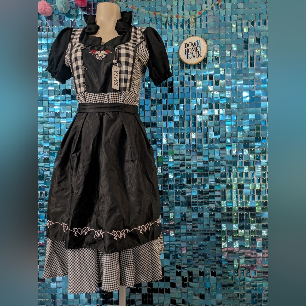 German Goth Housewife